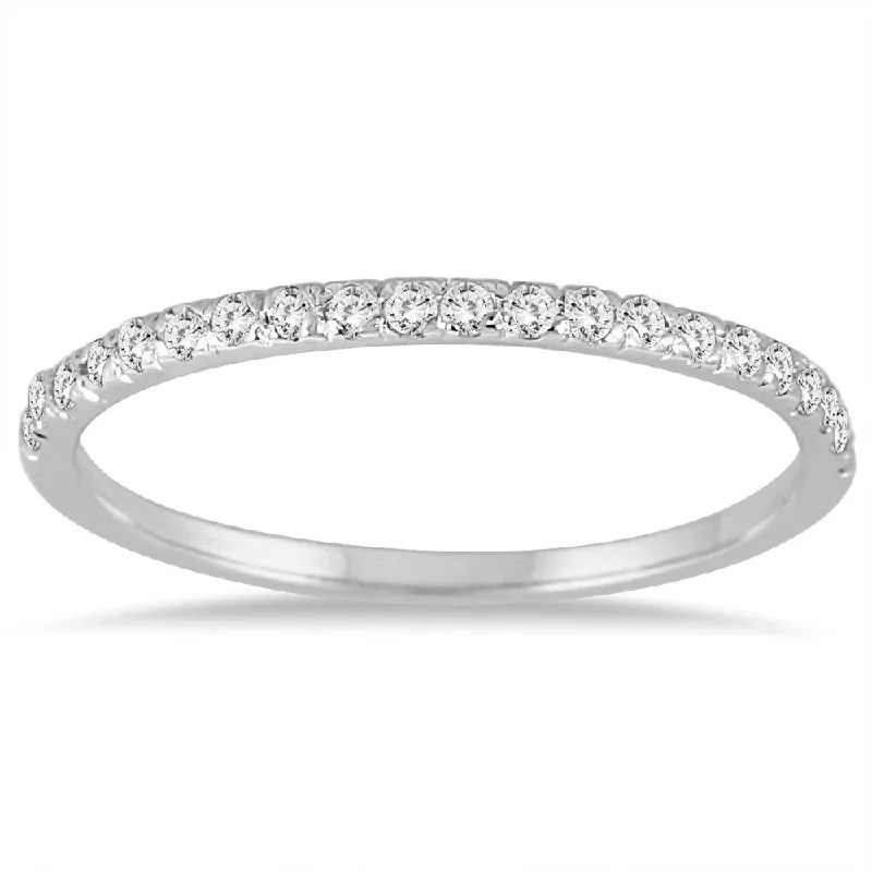 1/4 Carat TW Diamond Wedding Band in 14K White Gold