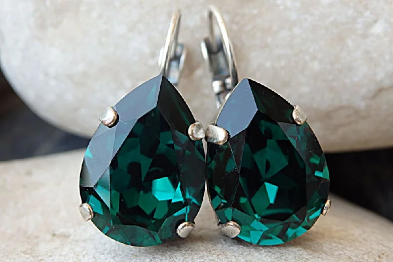 Emerald green earrings