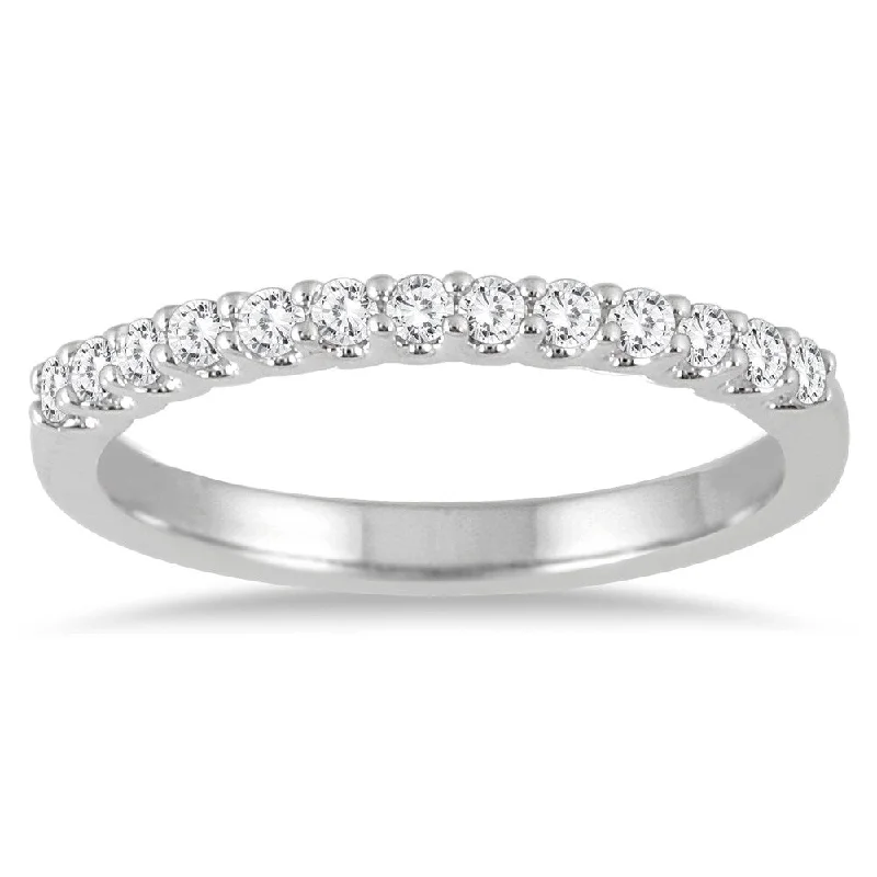 1/4 Carat TW Diamond Wedding Band in 14K White Gold