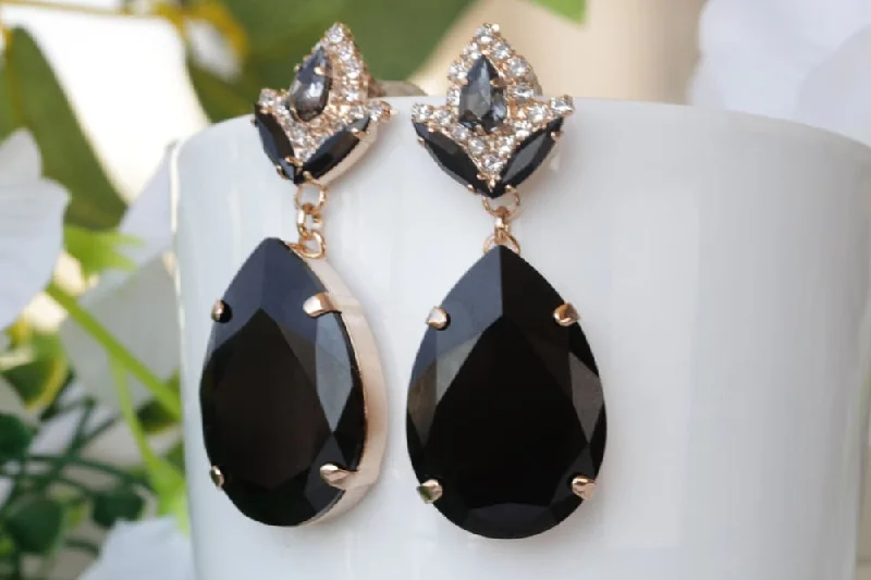 BLACK EARRINGS