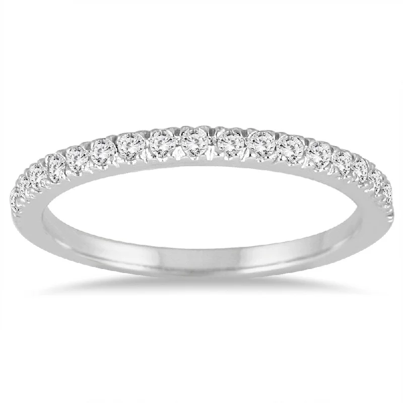 1/4 Carat TW Diamond Wedding Band in 14K White Gold